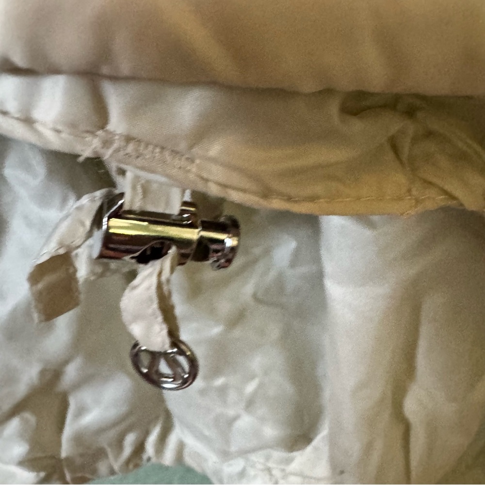 lululemon athletica Cream Puffer Jacket with Hood and Quilted Design - Picture 10 of 11